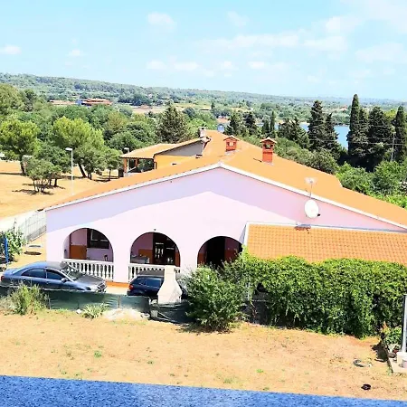 Stefy-100 M From The Sea * Banjole